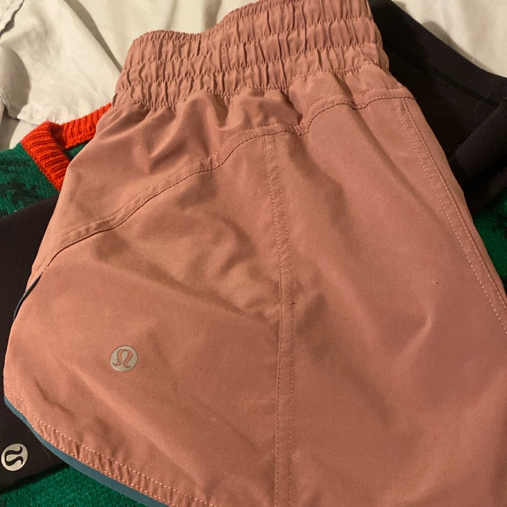SOLD!!! Lululemon Reversible Unlined Shorts 2.5”